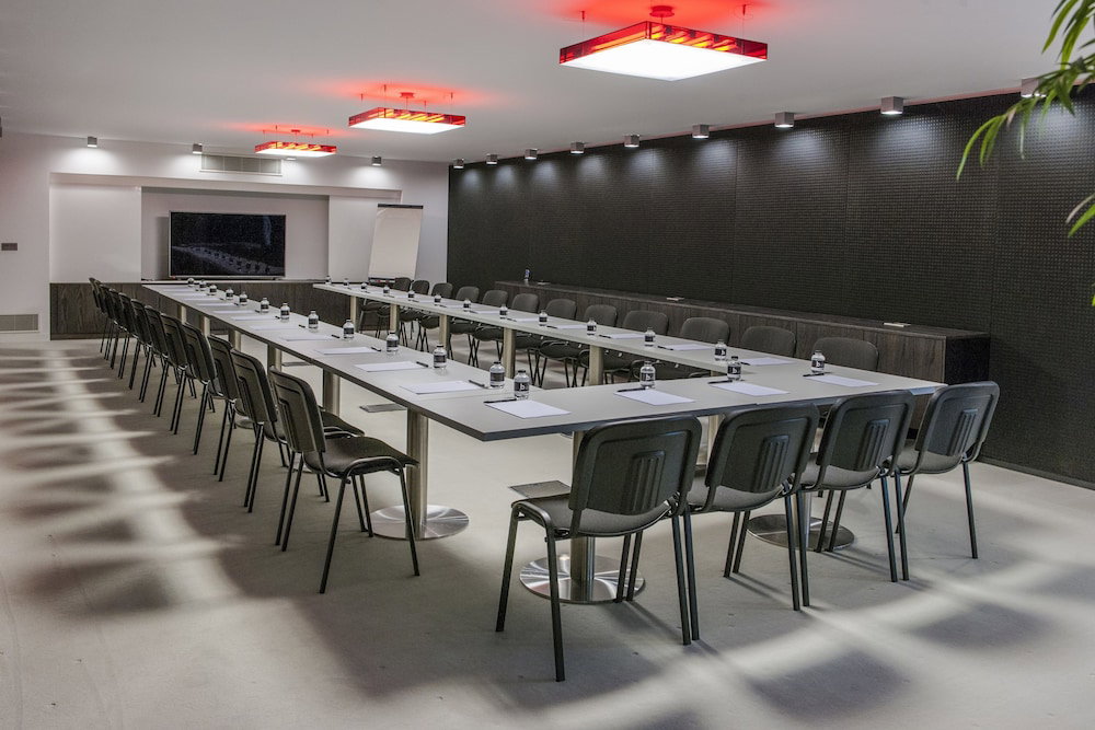Hotel · Hôtel b design & Spa, Paradou