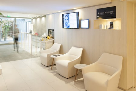 Hôtel b design & Spa, Paradou, France