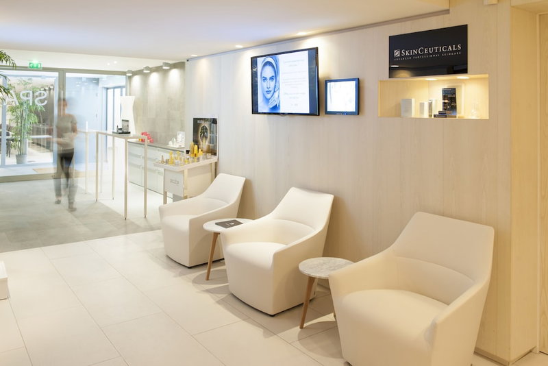 Hôtel b design & Spa, Paradou, France