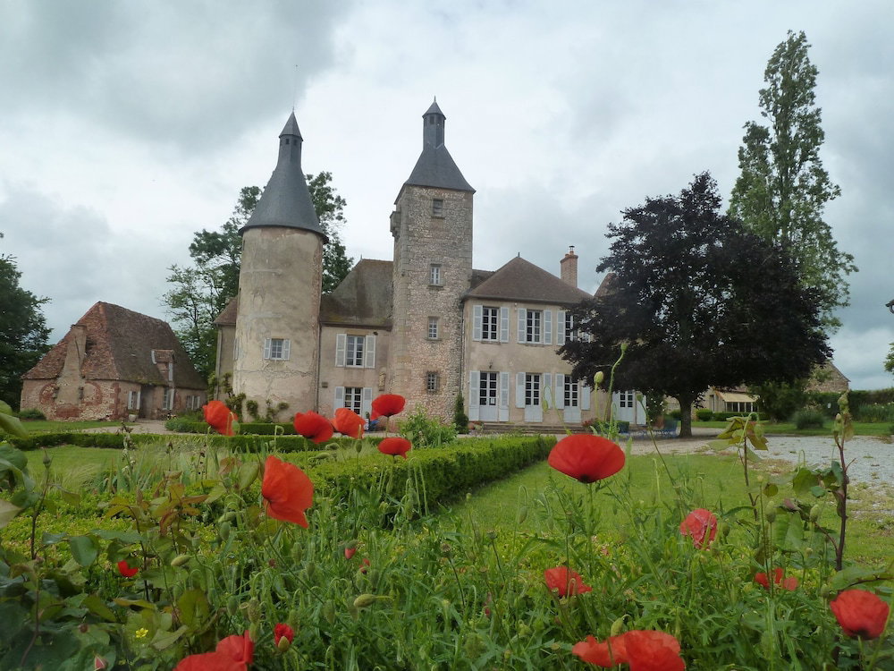 Hotel · Chateau De Clusors, Saint-Menoux
