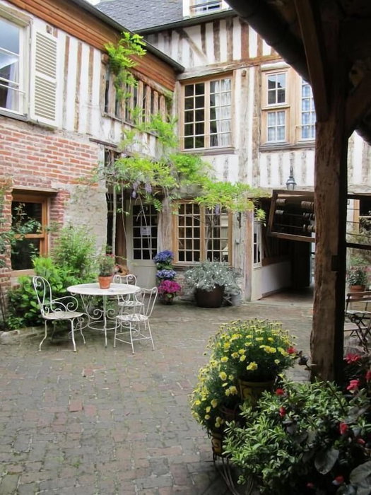 A l'Ecole Buissonnière, Honfleur, France