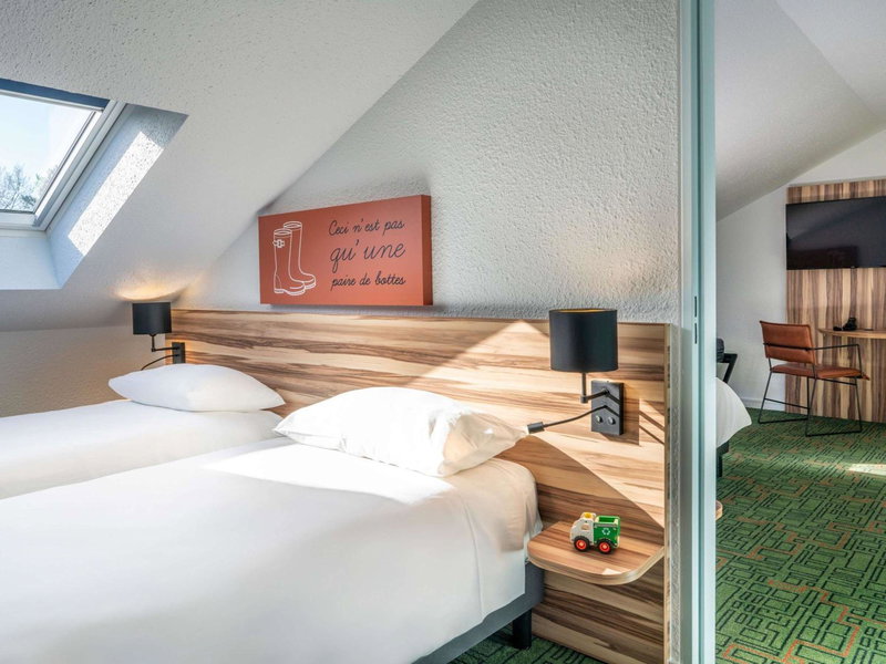 Ibis Styles Lisieux Normandie, Lisieux, France