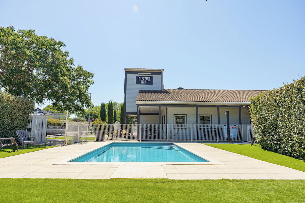 Brit Hotel Confort Manosque Cadarache, France