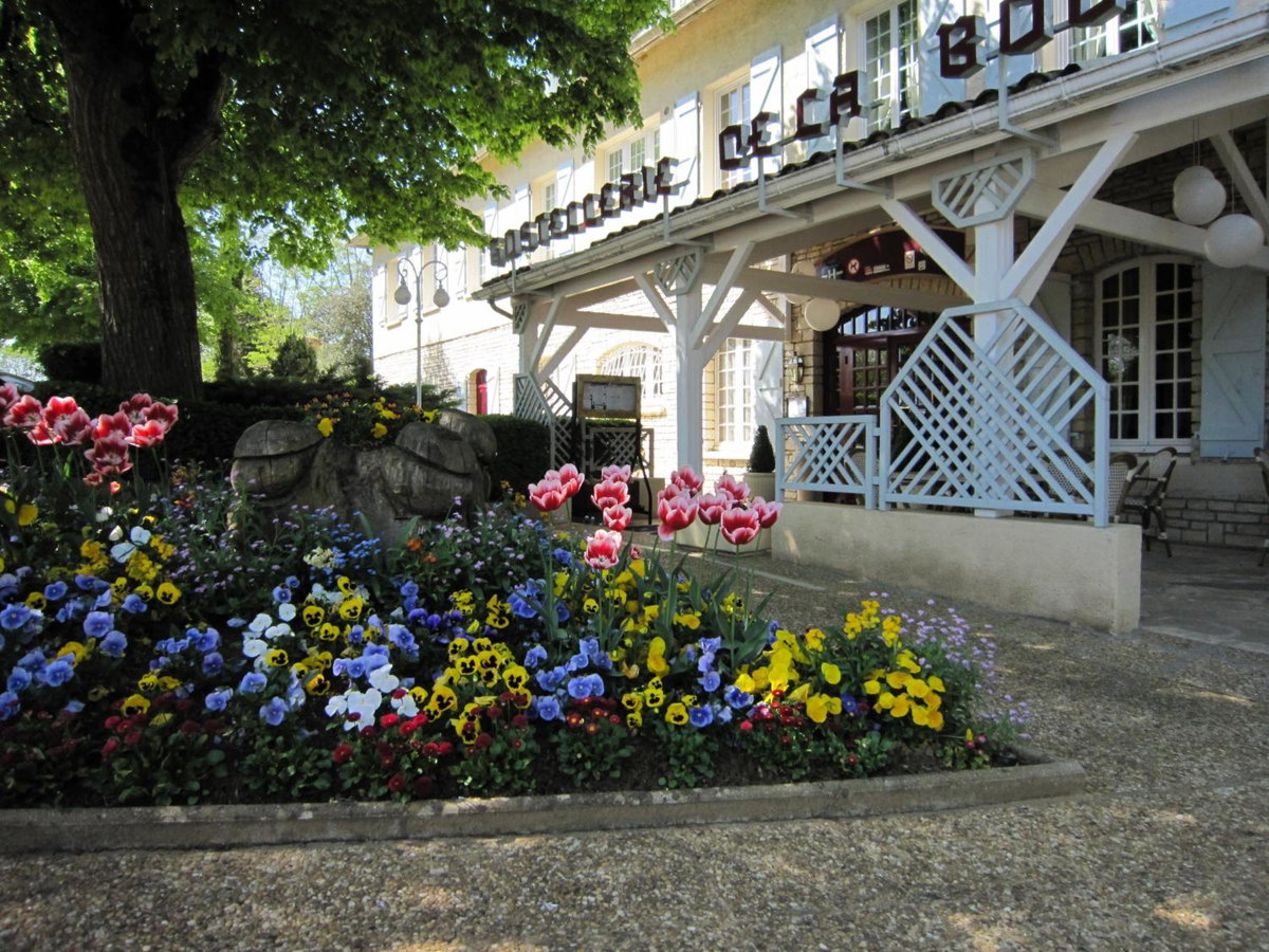 Hotel · Hostellerie de la Bouriane, Gourdon-en-quercy
