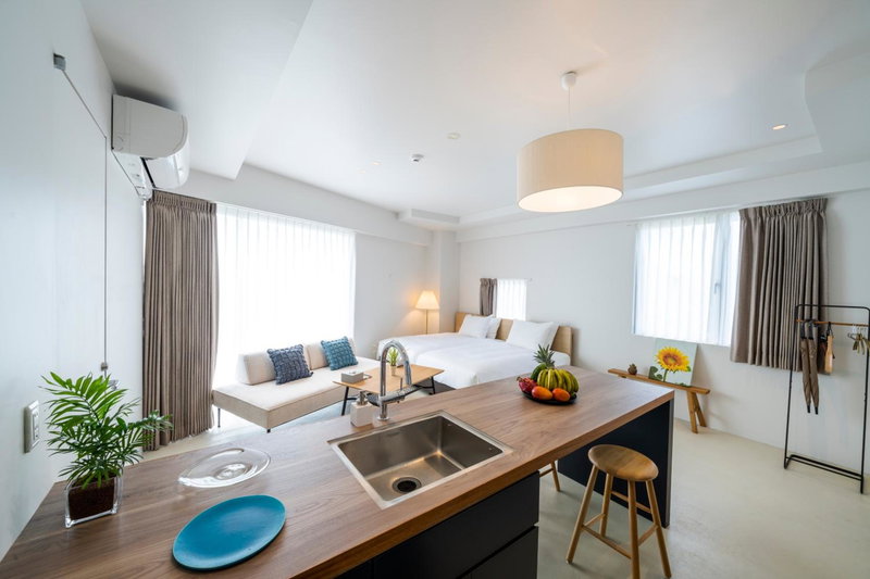 Hotel Petit Suite Sogenji Ishimon, Naha, Japan