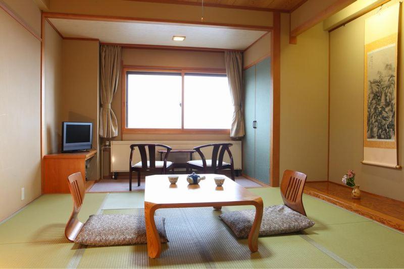 Hotel Higashidate, Yamanouchi, Japan