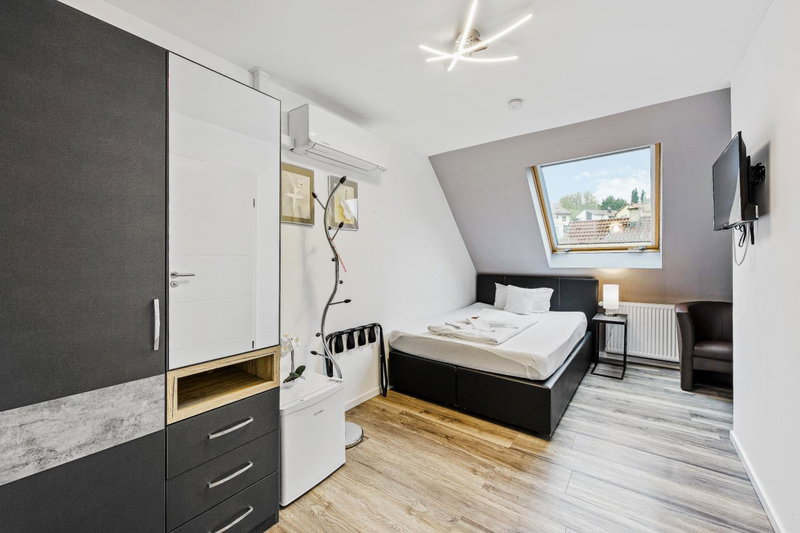 Hotel Phoenix, Berghausen, Germany