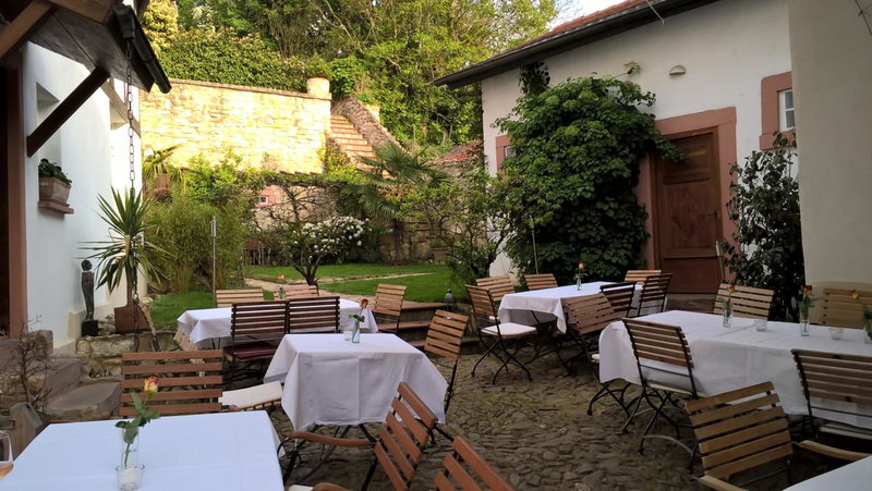 Geibelhof - Apartments in mediterraner Hofreite nahe Frankfurt am Main, Karben, Germany