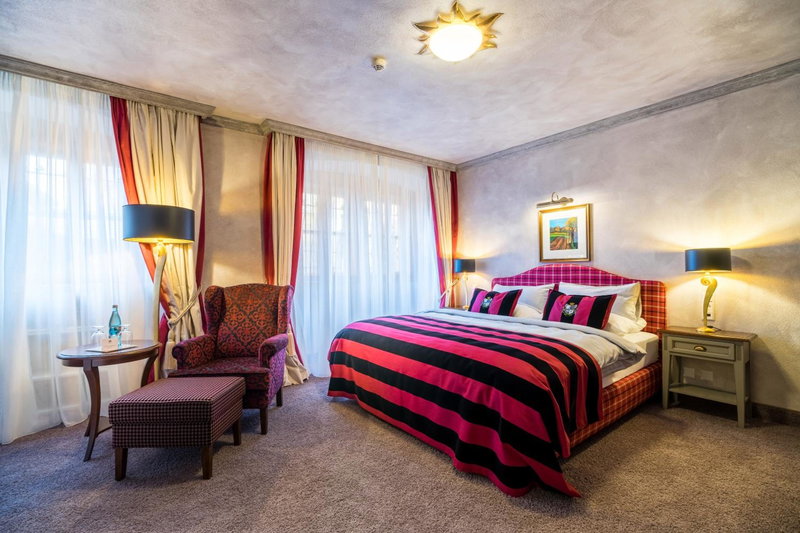 Schlosshotel Weyberhöfe, Hösbach, Germany