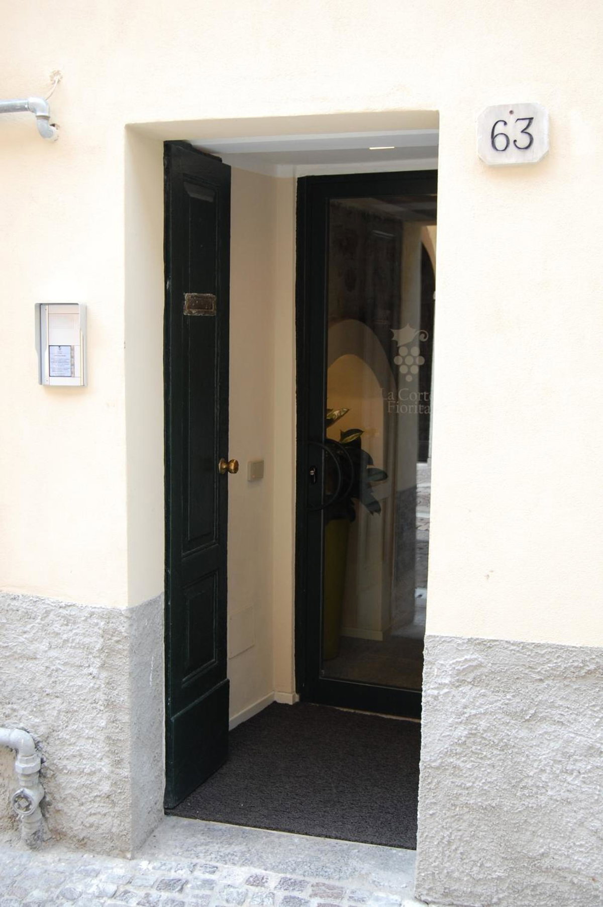 Hotel · La Corte Fiorita Como, Como