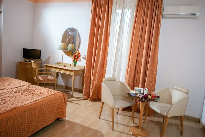 Hotel La Pace, Naples, Italy