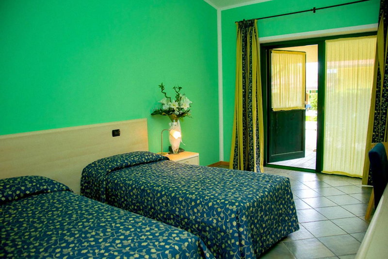 Hotel Ristorante La Perla, Varallo Pombia, Italy