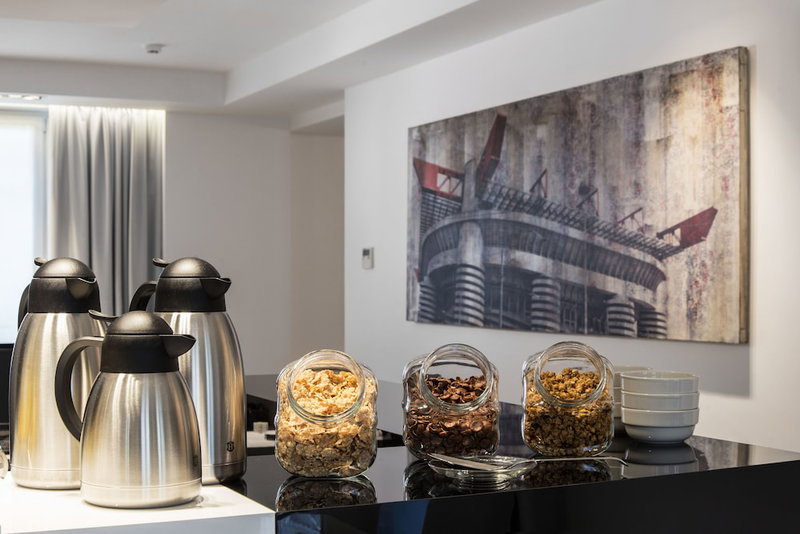 Hotel Studio Inn Centrale & Milano Urban Padel, Milan, Italy