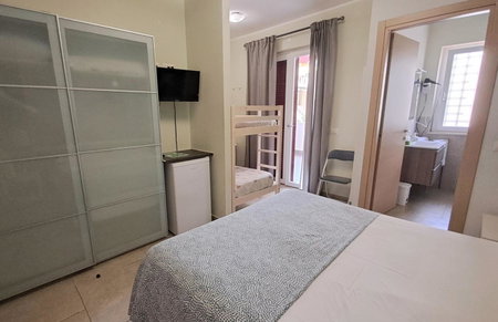 Guest House Roma Express, Ladispoli, Italy