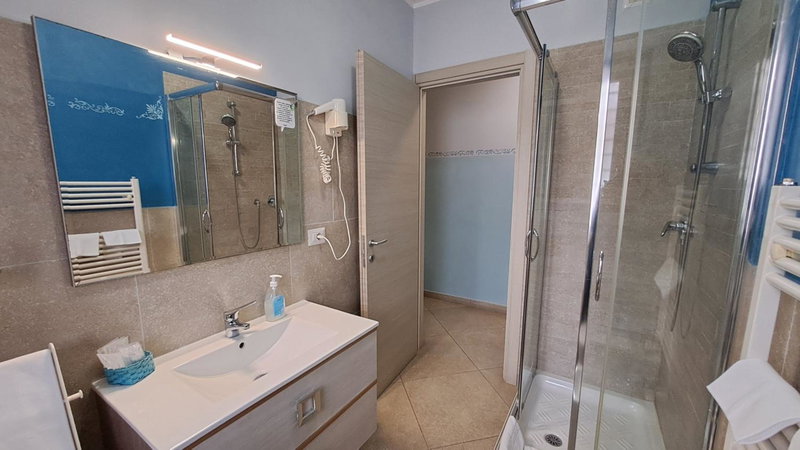 Guest House Roma Express, Ladispoli, Italy