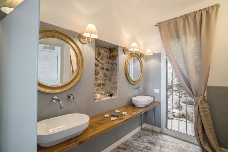 Hotel Borgo Vista Lago, Trevignano Romano, Italy