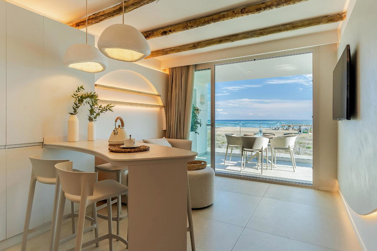 Apartamentos Azul, Spain