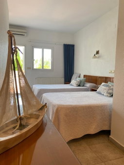Hostal Blayet - Hostal Automatizado, Valencia, Spain