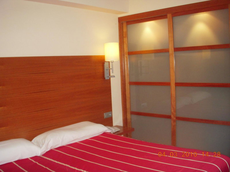 Apartamentos Astuy, Isla, Spain