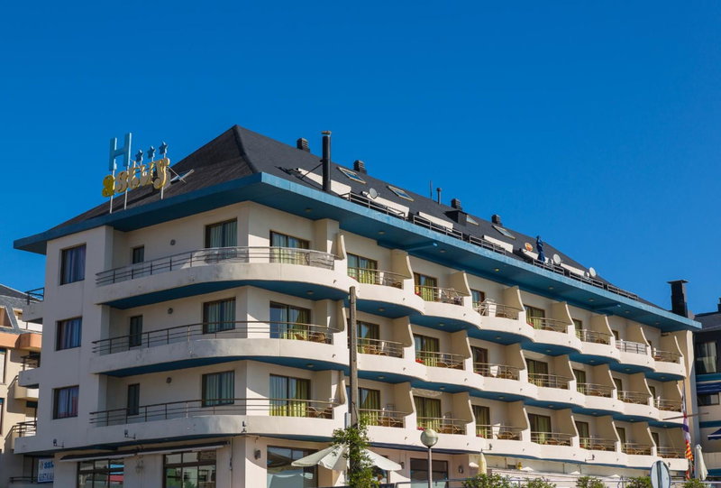 Apartamentos Astuy, Isla, Spain