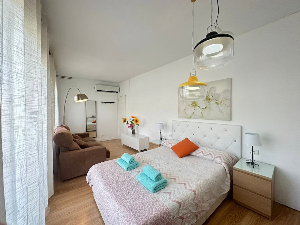 Rooms Borrell, Spain