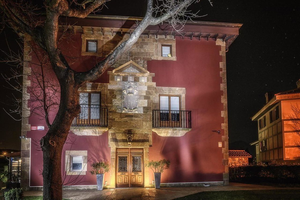 Hotel · Hotel Palacio Muñatones, Muskiz