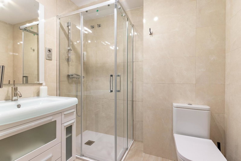 Cruces Metro Rooms, Barakaldo, Spain