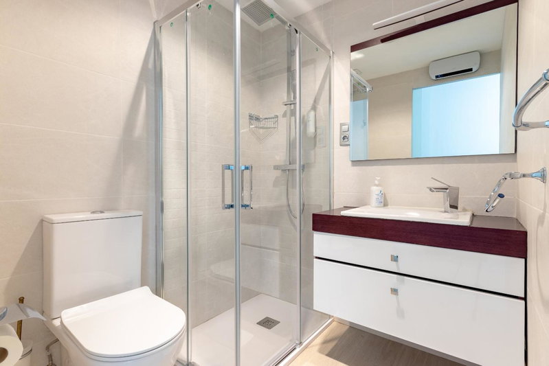 Cruces Metro Rooms, Barakaldo, Spain