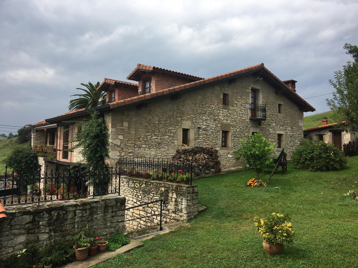 Hotel · Casa Los Laureles, Hinojedo
