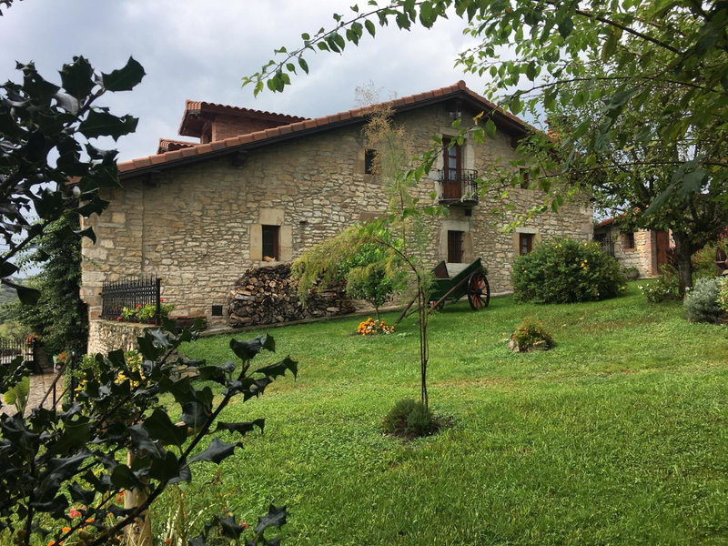 Casa Los Laureles, Hinojedo, Spain