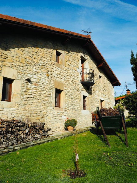 Casa Los Laureles, Hinojedo, Spain