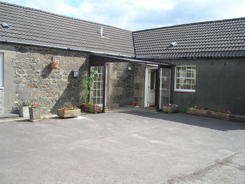 Hotel · Blairmains Guest House, Kirk Of Shotts