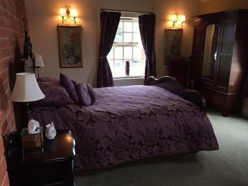 The Boot Inn, Worcester, United Kingdom