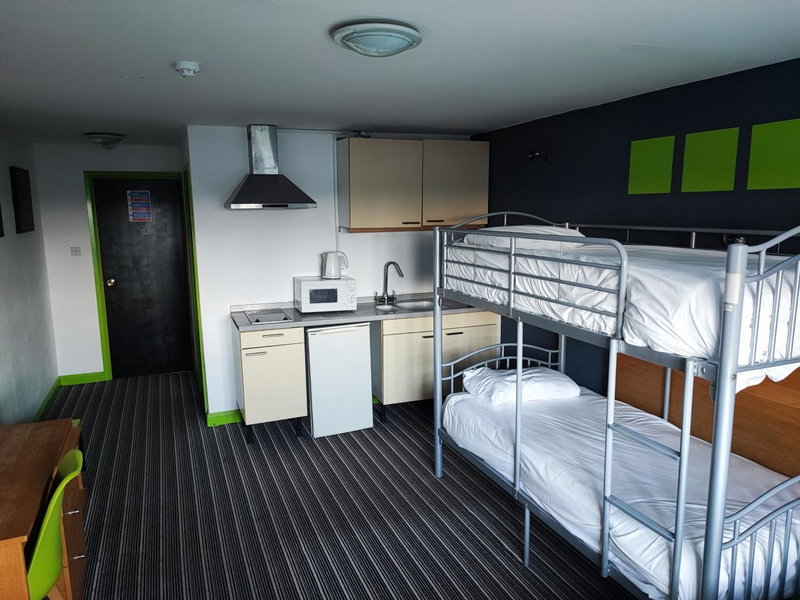 Happy Guests Lodge, Lower Whitley, United Kingdom