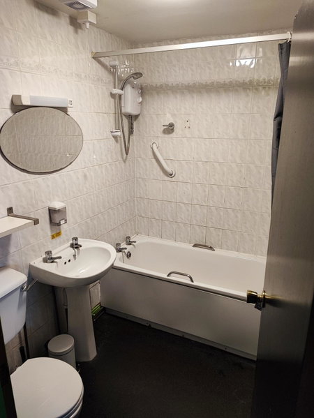Happy Guests Lodge, Lower Whitley, United Kingdom