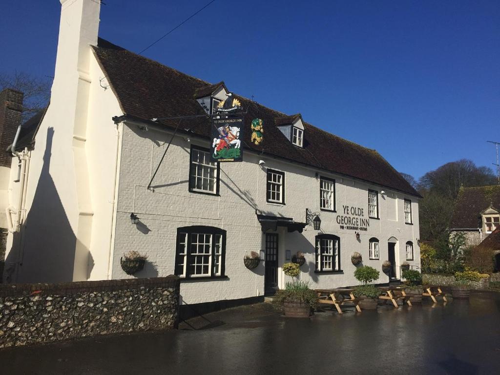 Hotel · Ye Olde George Inn - Badger Pubs, Privett