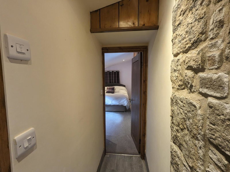 Cozy Cottage Close to Haworth Sleeps 2 with Garden, Keighley, United Kingdom