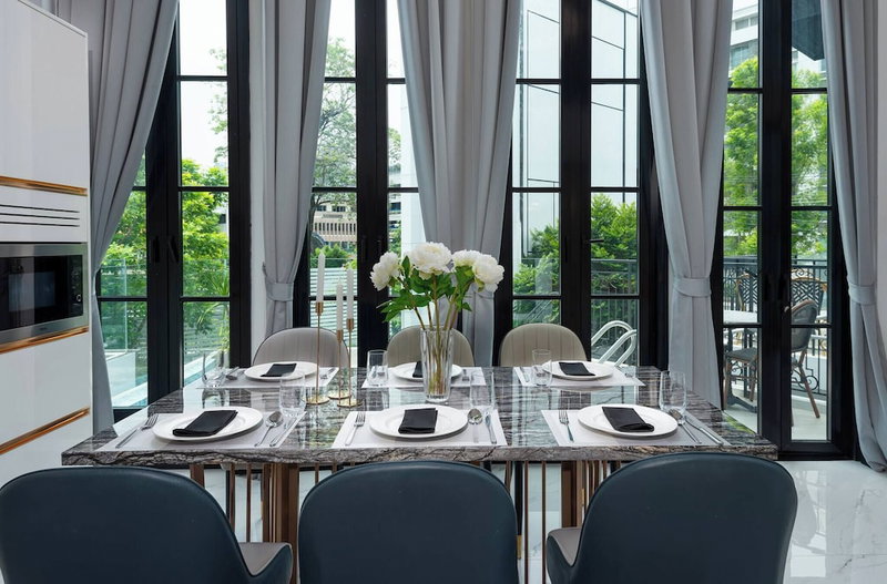 Stylish 7beds Poolhouse With Cinema & Lift - 2min to BTS, Bangkok, Thailand
