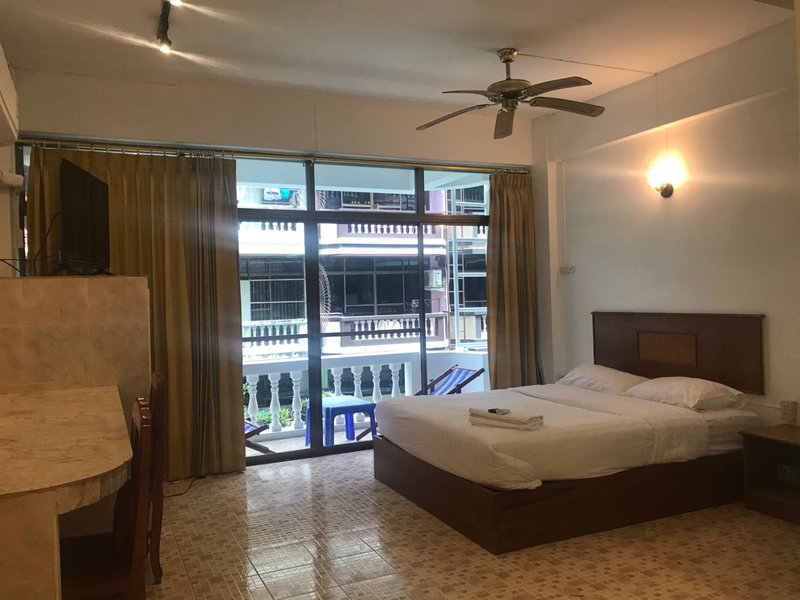 Jellyfish Hostel, Jomtien Beach, Thailand