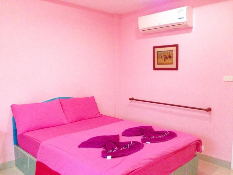 HappyLove1, Ko Larn, Thailand