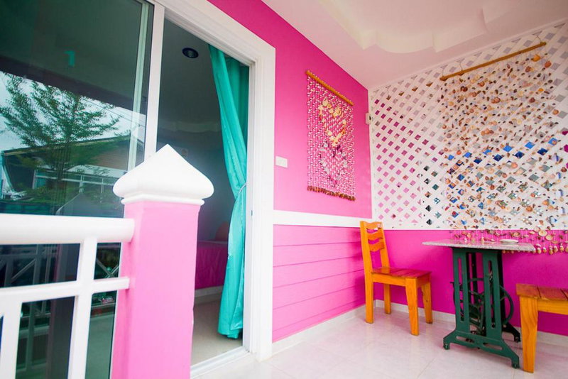 HappyLove1, Ko Larn, Thailand