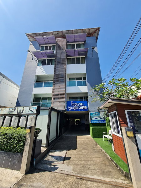 Poonsuk Place Hotel, Bangkok, Thailand