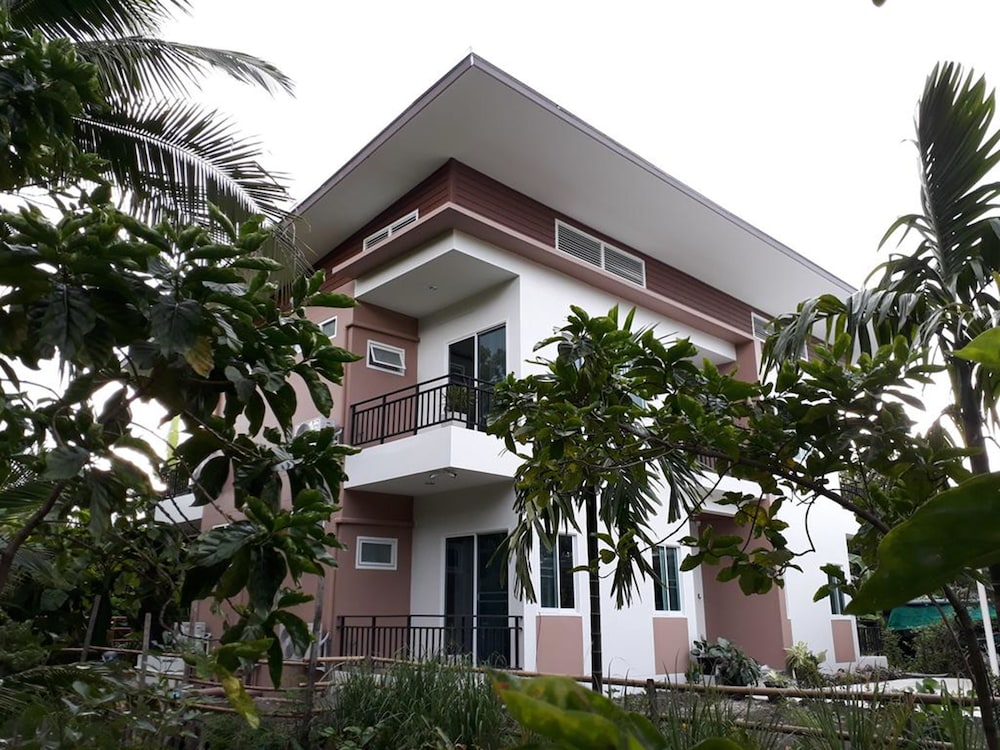 Baan Klangsuan Bang Korbua, Thailand