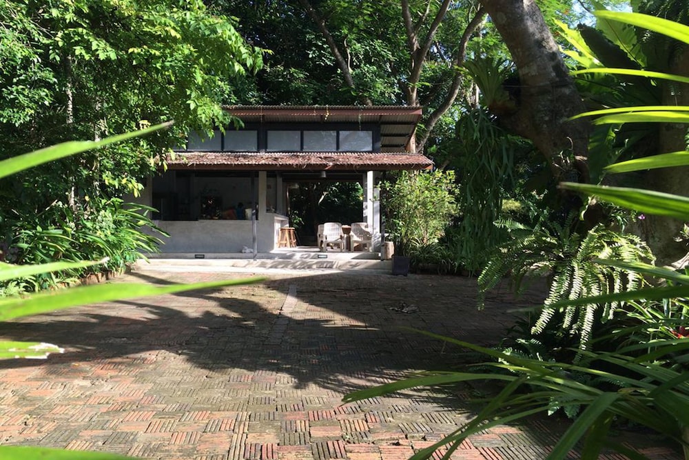 Hotel · Fern House Retreat, Chalong