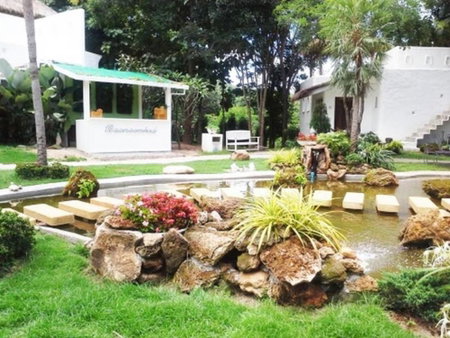 Baan Aom Kod Kun Kao, Suan Phueng, Thailand