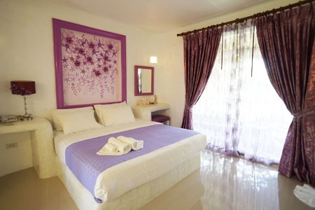Baan Aom Kod Kun Kao, Suan Phueng, Thailand