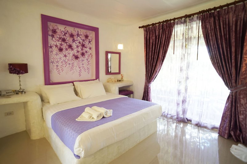 Baan Aom Kod Kun Kao, Suan Phueng, Thailand