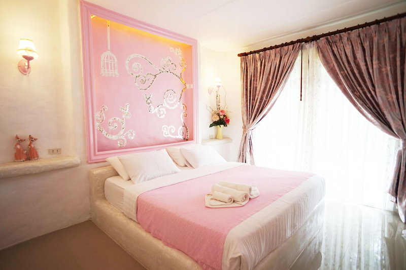 Baan Aom Kod Kun Kao, Suan Phueng, Thailand