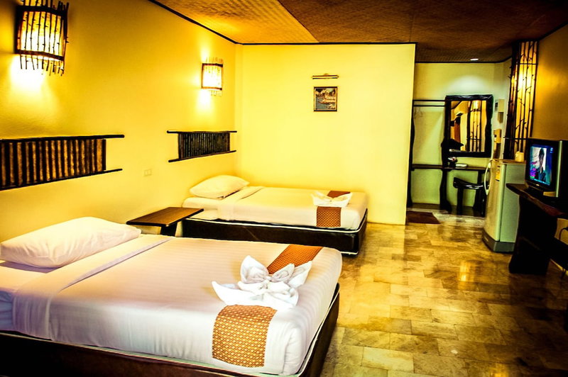 The Hub Erawan Resort, Si Sawat, Thailand