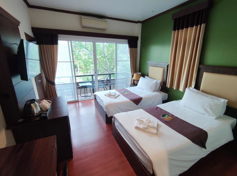 Baantip Suantong, Amphawa, Thailand